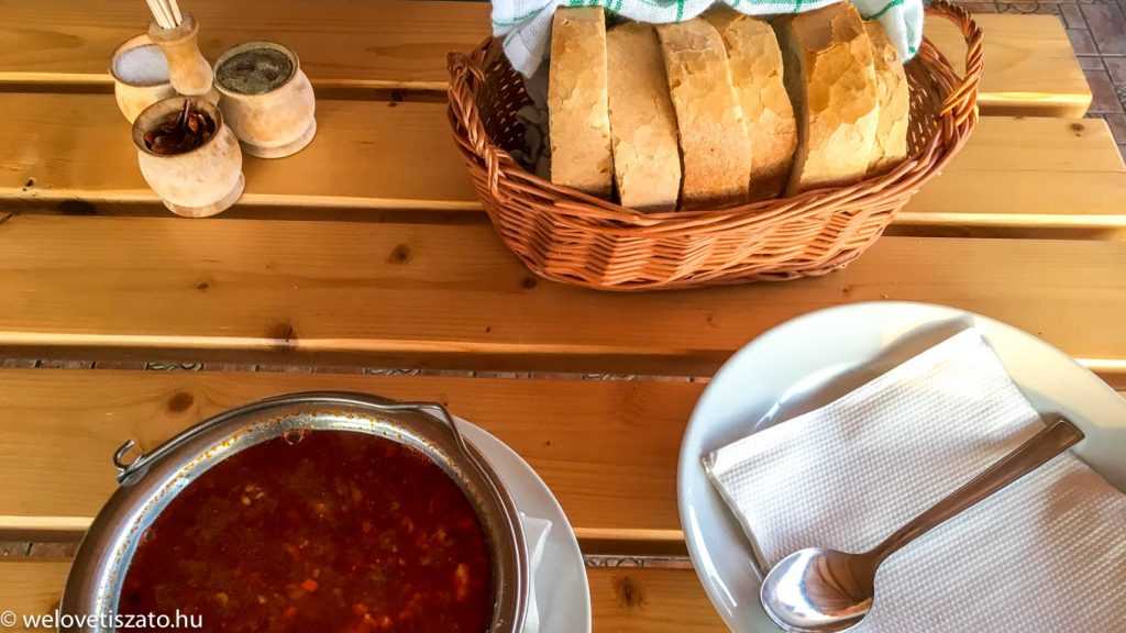 Korhely halászlé teszt: Fehér Amúr Halászcsárda