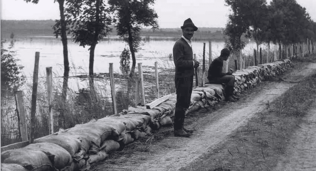 Árvízvédelmi homokzsák? KÖTIVIZIG szótár a Tisza-tóhoz