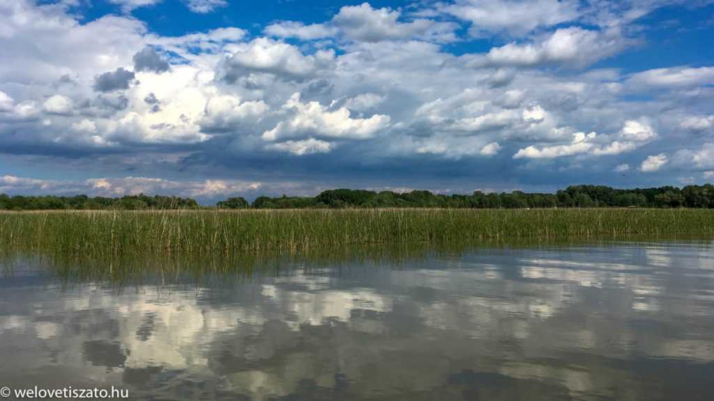 Óhalász vizei: A végtelen víz és a csend birodalma